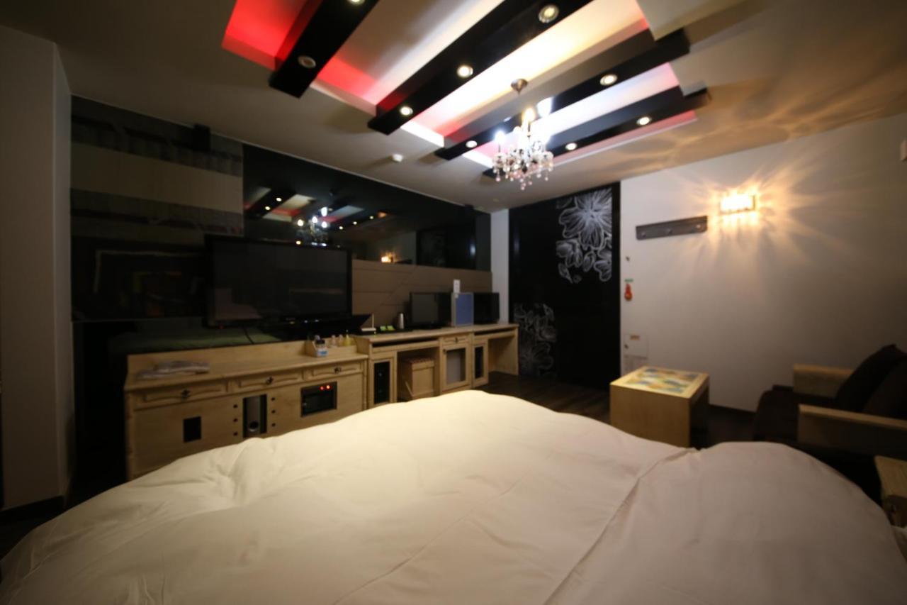 Dubai Hotel Daejeon Bagian luar foto