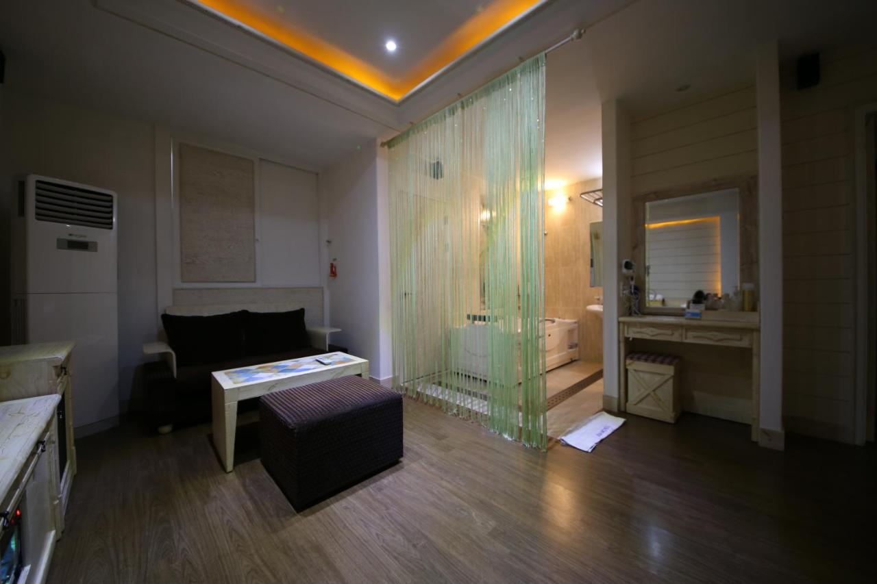 Dubai Hotel Daejeon Bagian luar foto