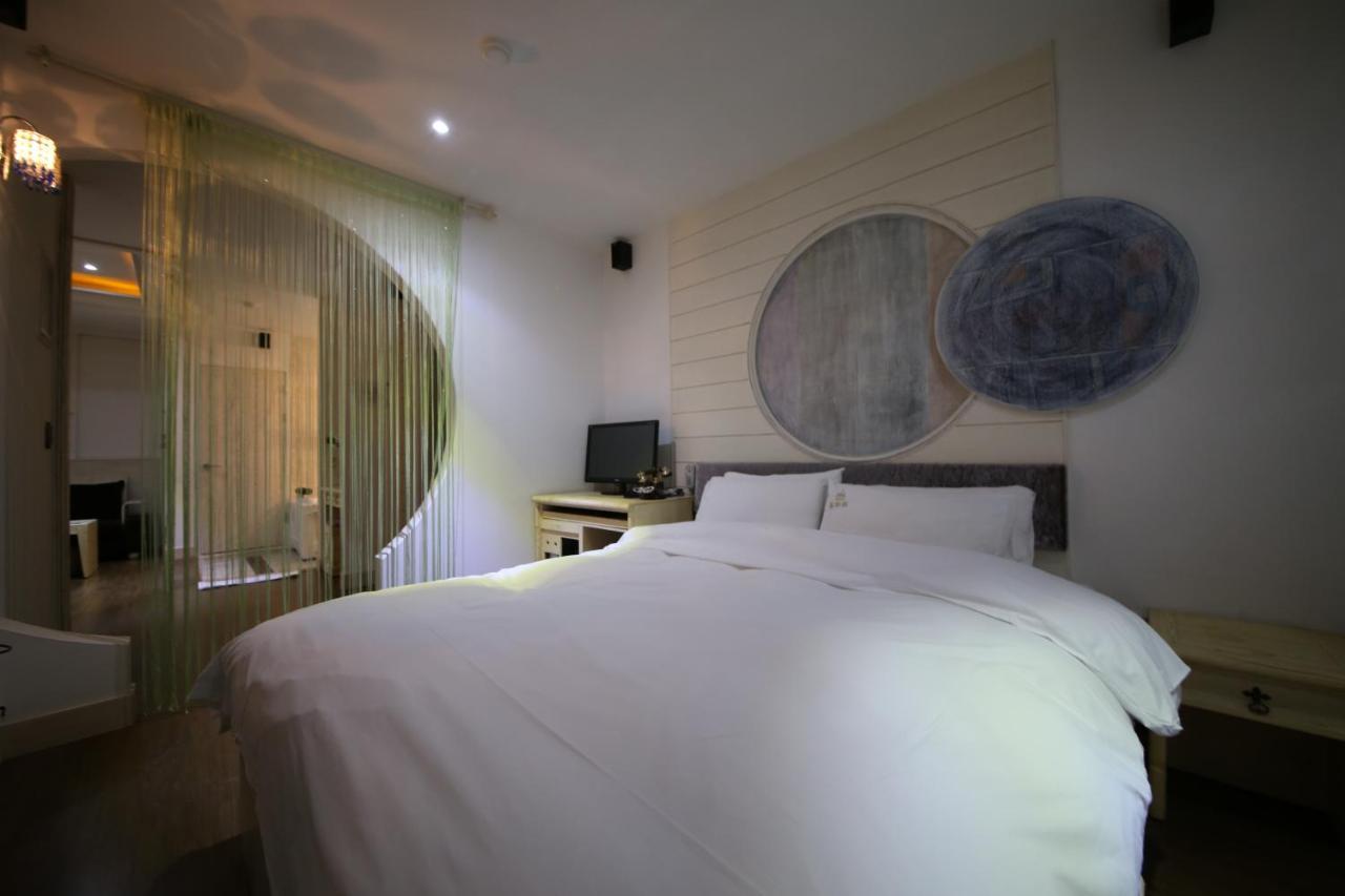 Dubai Hotel Daejeon Bagian luar foto