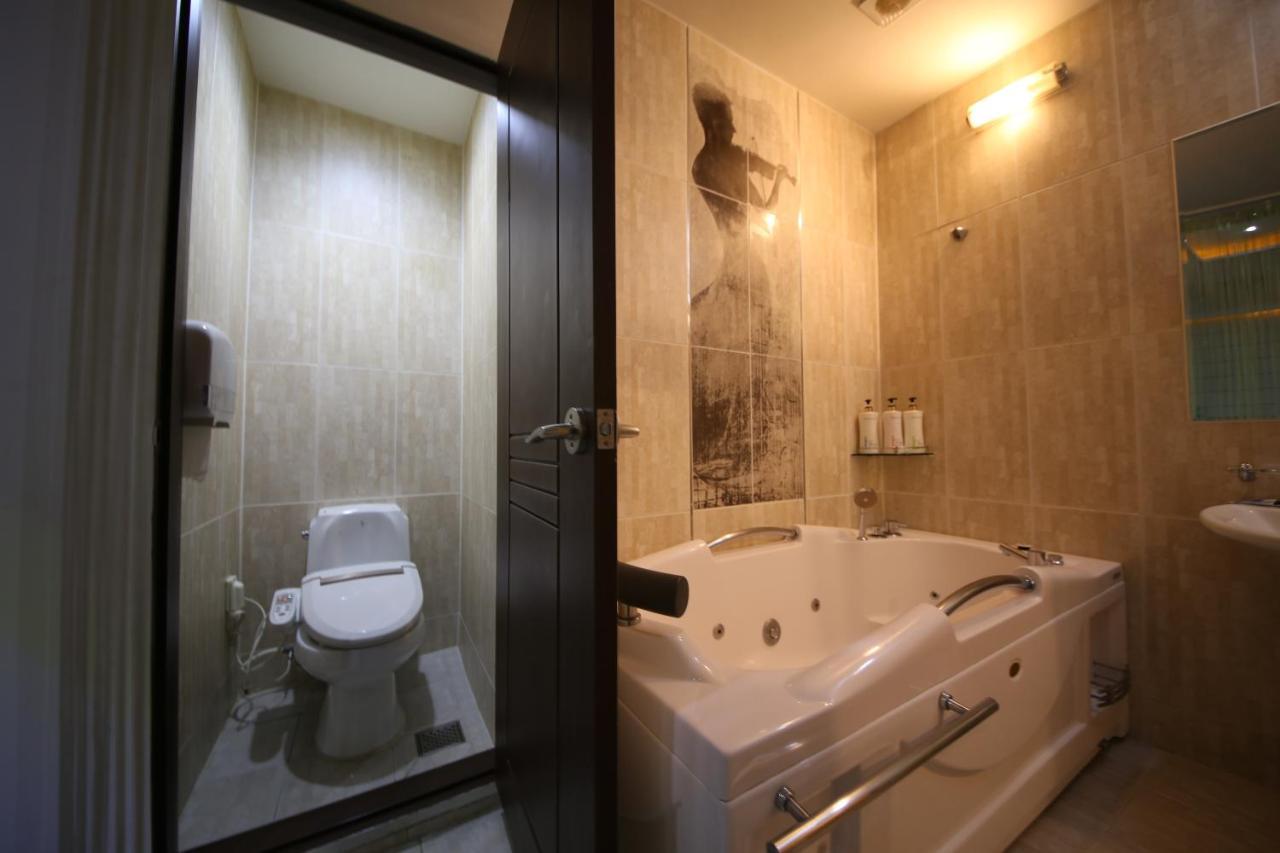 Dubai Hotel Daejeon Bagian luar foto