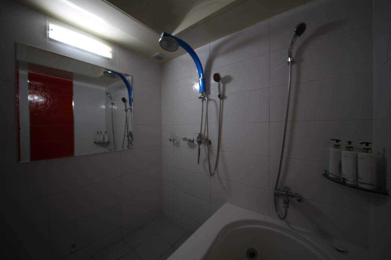 Dubai Hotel Daejeon Bagian luar foto