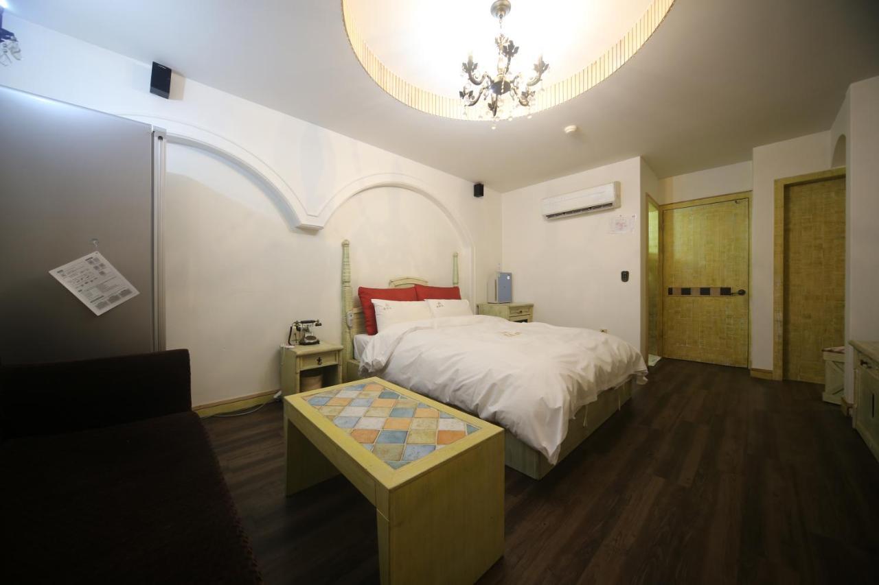 Dubai Hotel Daejeon Bagian luar foto