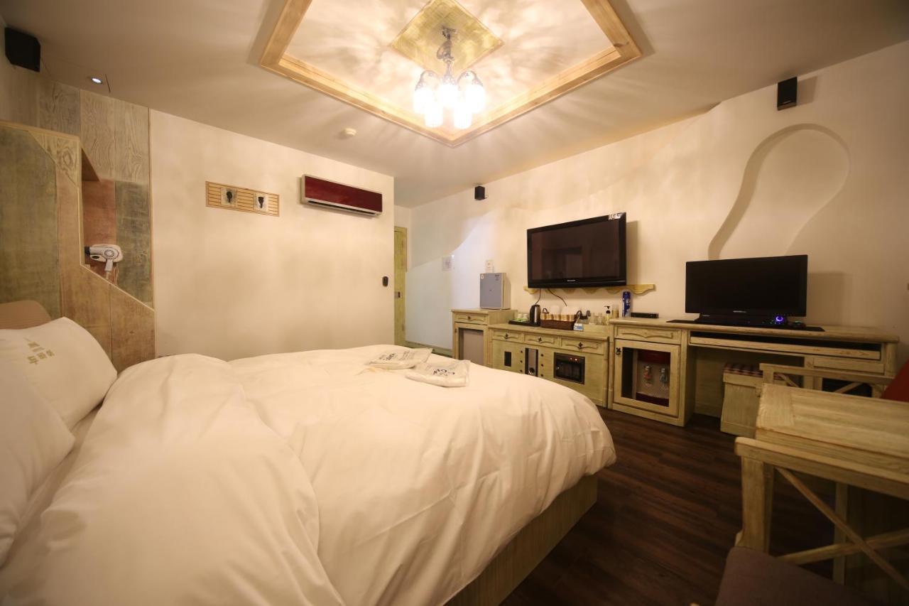Dubai Hotel Daejeon Bagian luar foto