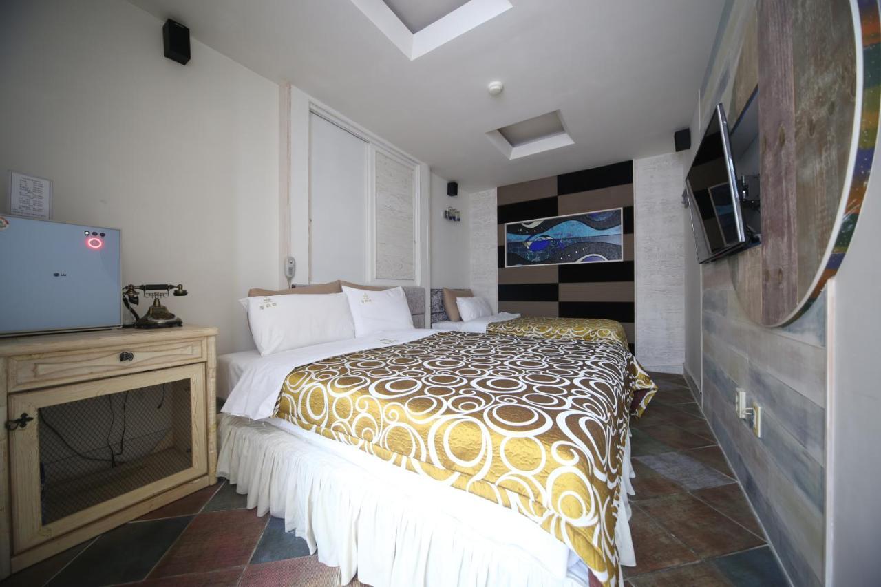 Dubai Hotel Daejeon Bagian luar foto