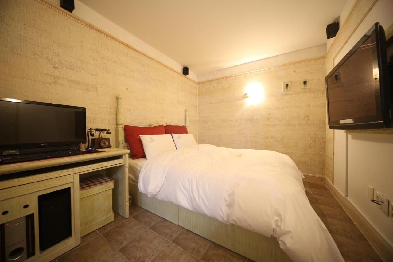 Dubai Hotel Daejeon Bagian luar foto